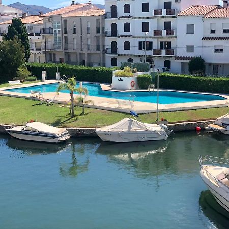Port Sotavent 2C - Apartamento En La Marina De Empuriabrava - Piscina Comunitaria, - Parking - Vistas Al Canal - Cerca Centro Y Playa ภายนอก รูปภาพ