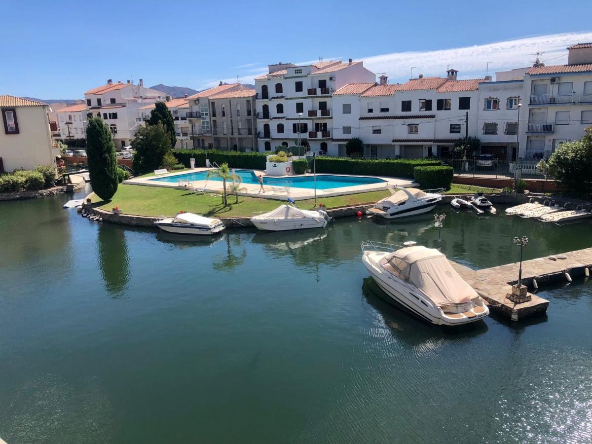 Port Sotavent 2C - Apartamento En La Marina De Empuriabrava - Piscina Comunitaria, - Parking - Vistas Al Canal - Cerca Centro Y Playa ภายนอก รูปภาพ