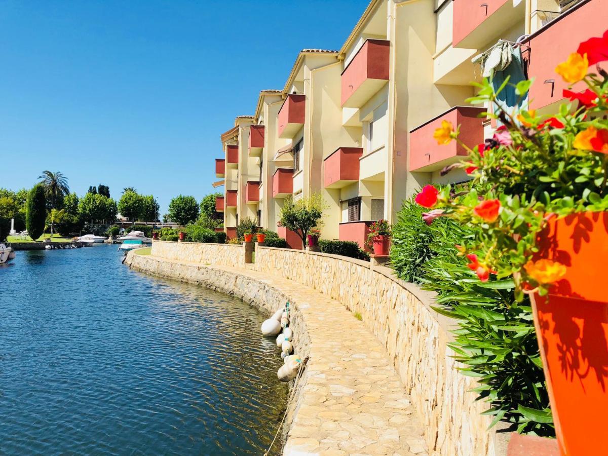 Port Sotavent 2C - Apartamento En La Marina De Empuriabrava - Piscina Comunitaria, - Parking - Vistas Al Canal - Cerca Centro Y Playa ภายนอก รูปภาพ